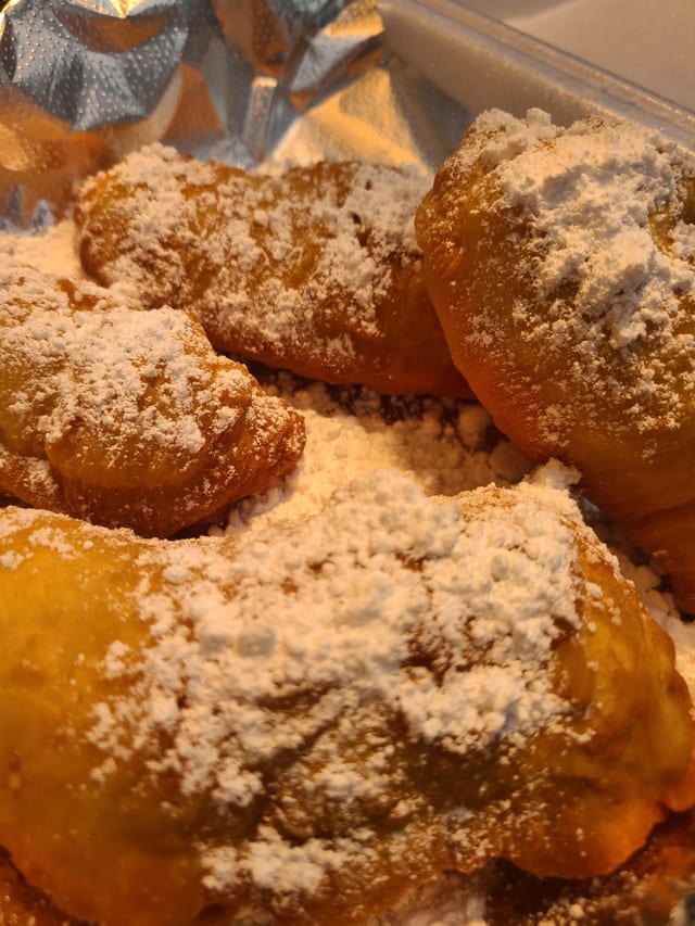 Beignets.
